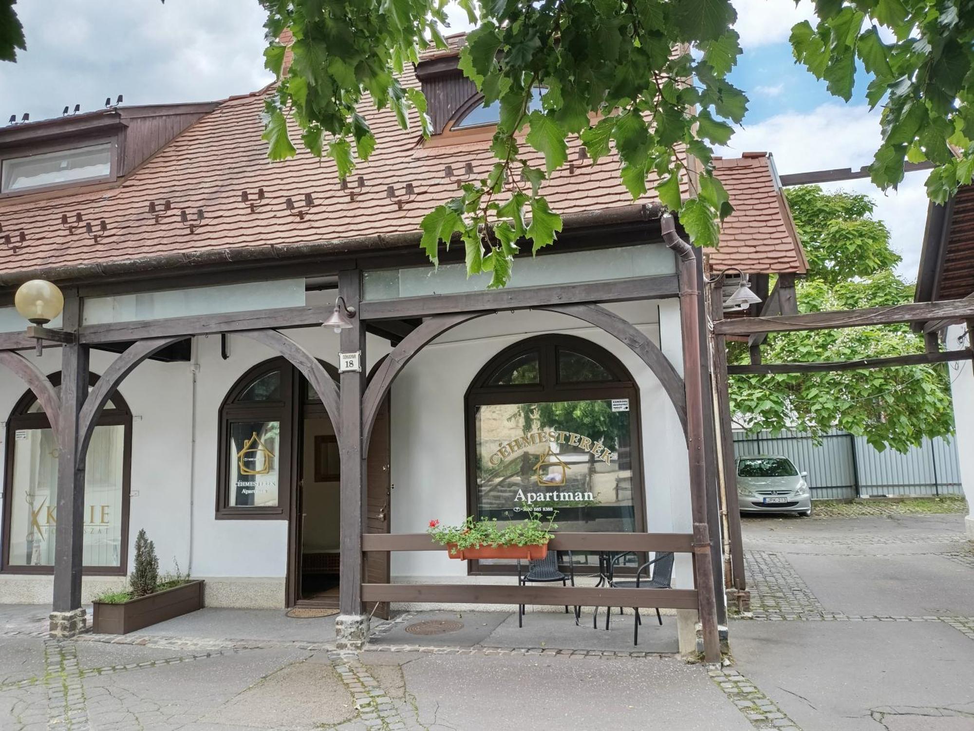 Céhmesterek apartman Eger Buitenkant foto